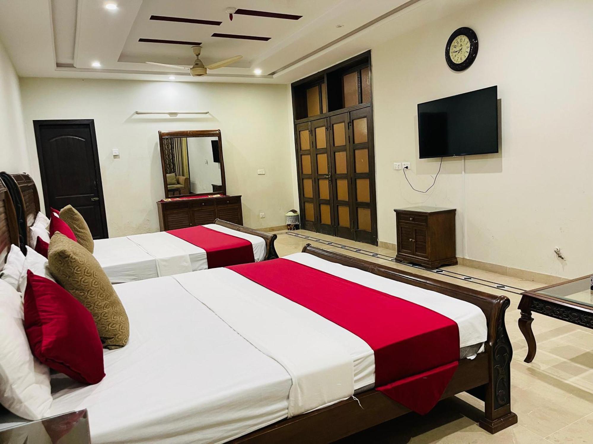 Hotel Clifton Inn Karachi Exteriör bild