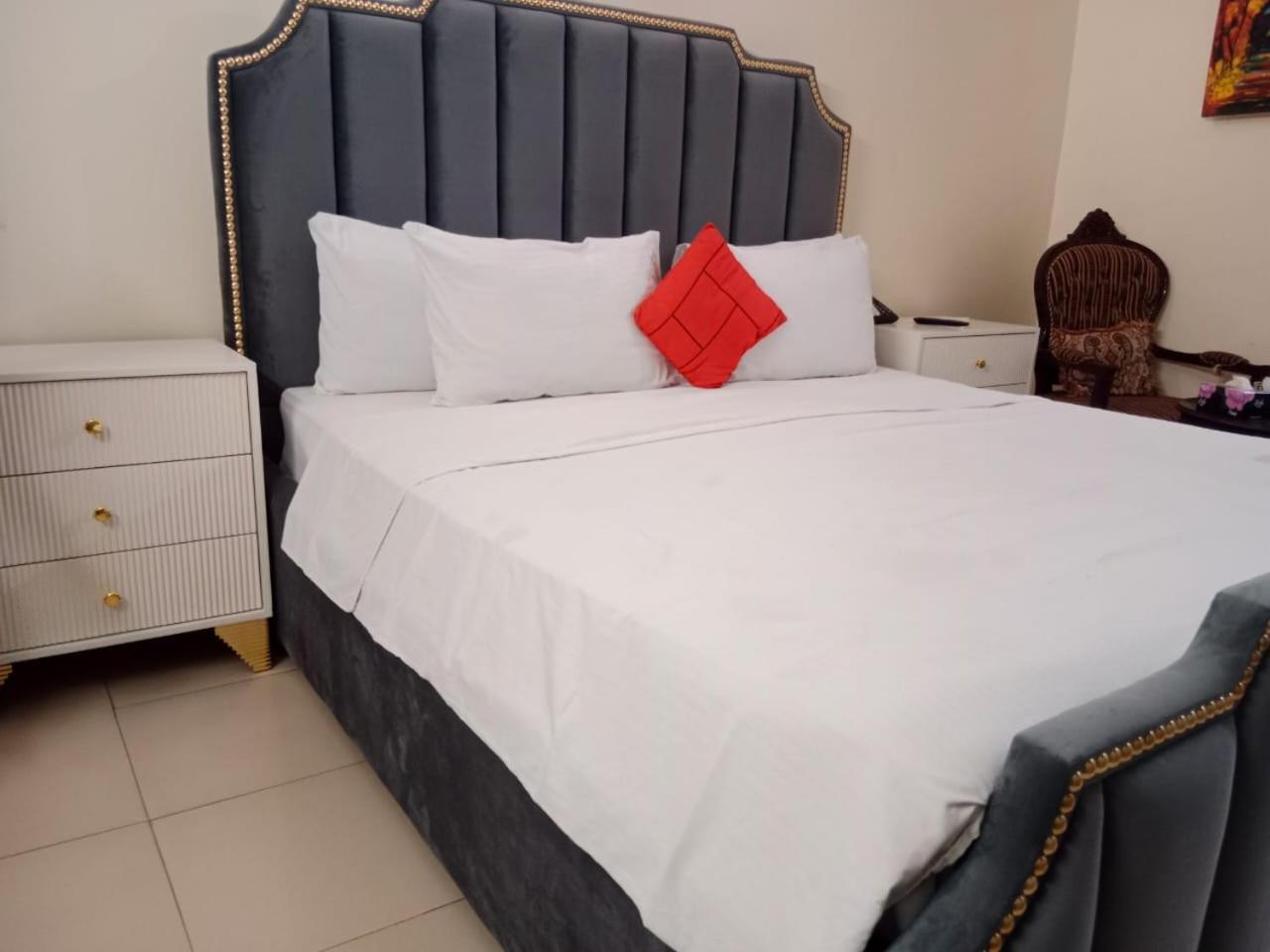 Hotel Clifton Inn Karachi Exteriör bild